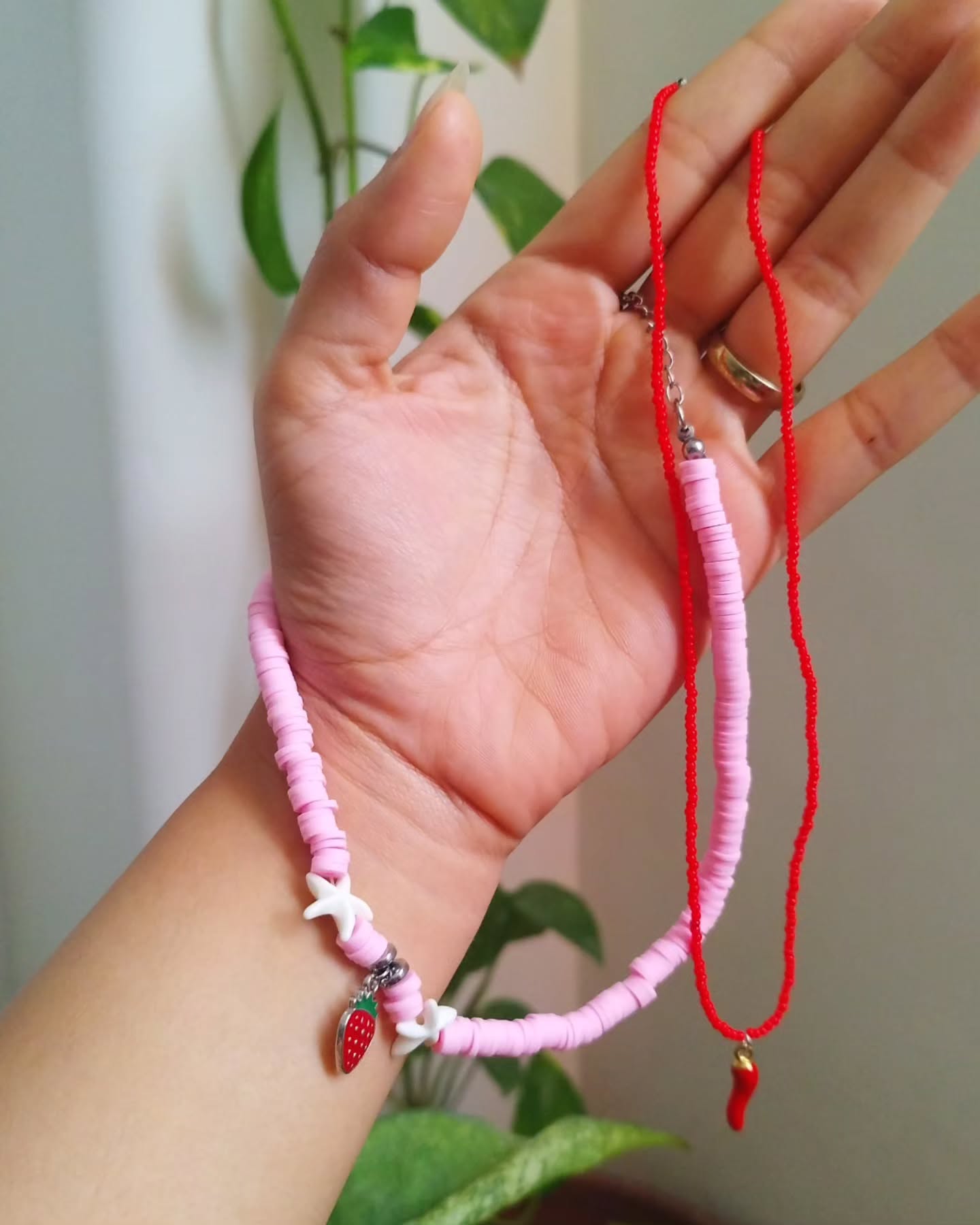 گردنبند فیمو توت فرنگی