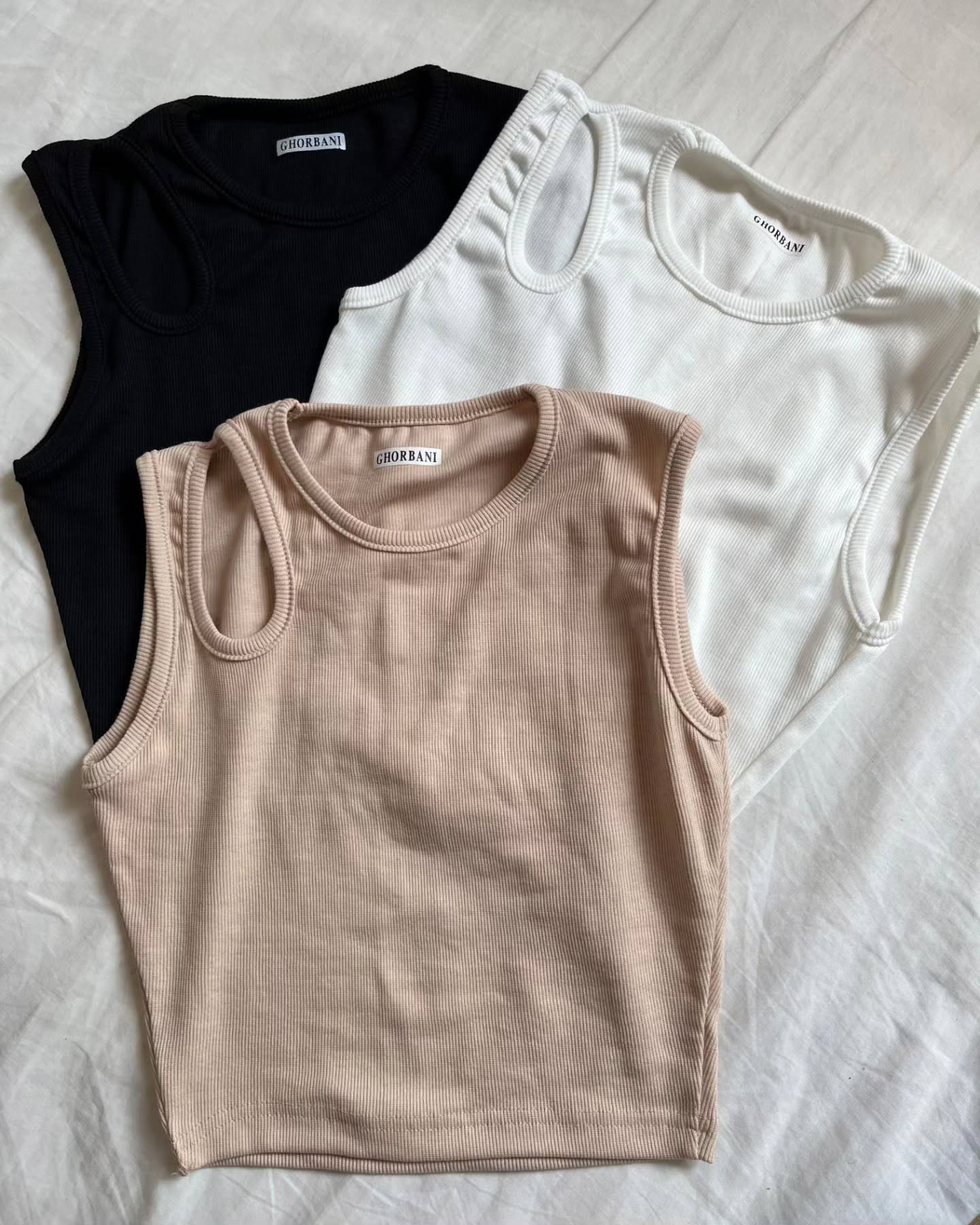 کراپ‌ تیشرت حلقه‌ای مشکی